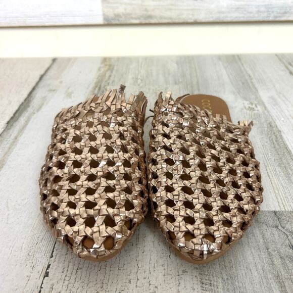 Coconuts by Matisse Women’s 6 Gold Leather Boho Slip-On Flat Sandals NEW - Picture 2 of 7